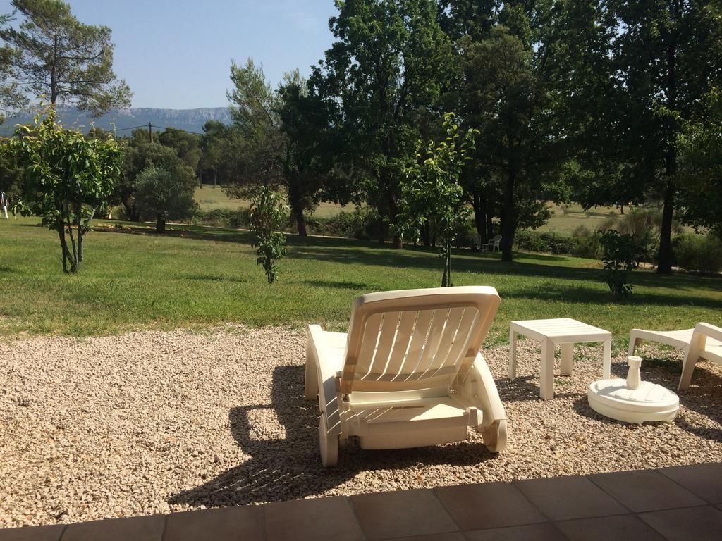 Putt Tee Country Otel Nans-les-Pins Dış mekan fotoğraf