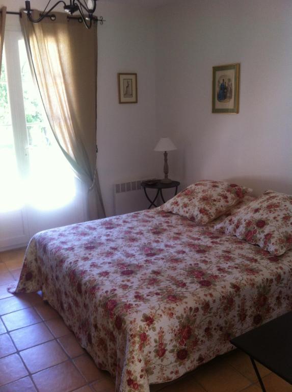 Putt Tee Country Otel Nans-les-Pins Oda fotoğraf